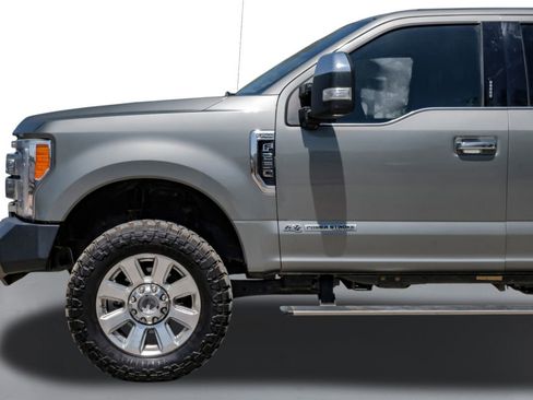 Used 2019 Ford F250 Platinum w/ Platinum Ultimate Package image 10