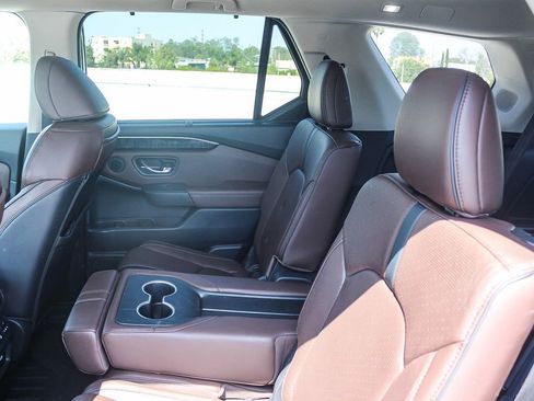 Certified 2023 Honda Pilot Elite image 19