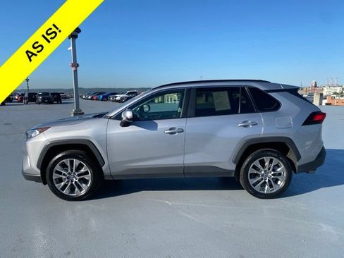 Used 2019 Toyota RAV4 XLE Premium w/ Advanced Technology Package AWD/4WD image 5