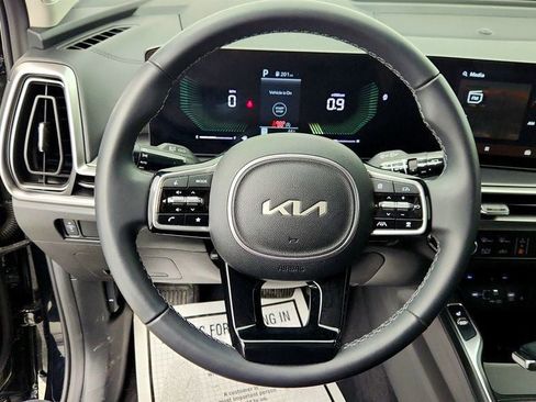 Used 2025 Kia Sorento S w/ Panoramic Sunroof Package image 12