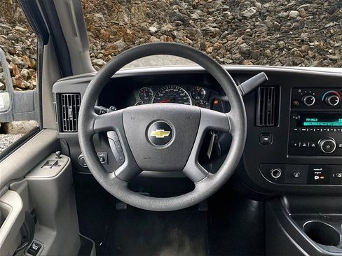 Used 2018 Chevrolet Express 3500 LT w/ LT Preferred Equipment Group image 5