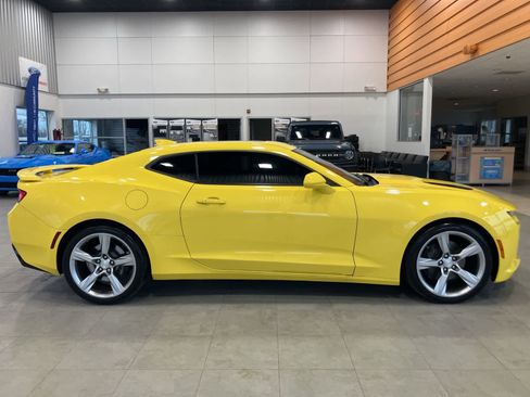 Used 2017 Chevrolet Camaro SS RWD image 4