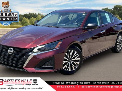 Used 2025 Nissan Altima 2.5 SV FWD image 1