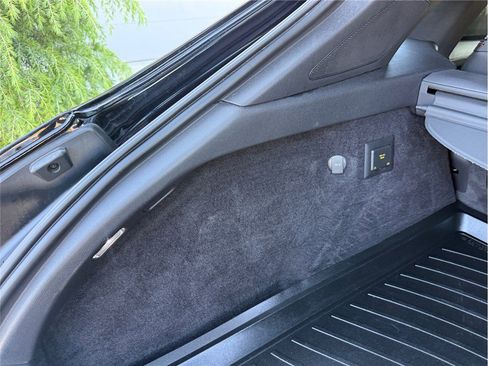 Used 2018 Porsche Panamera 4 AWD/4WD image 44