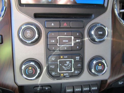 Used 2015 Ford F350 Lariat image 68