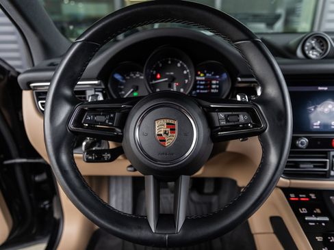 Certified 2024 Porsche Macan AWD/4WD image 27