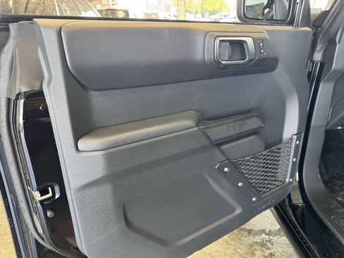 New 2025 Ford Bronco Badlands image 16