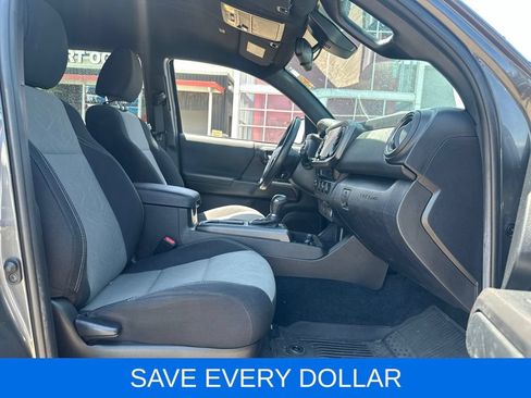Used 2021 Toyota Tacoma TRD Sport w/ Technology Package RWD image 7