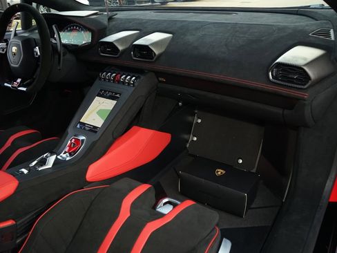 Used 2023 Lamborghini Huracan STO image 18