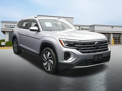 Used 2025 Volkswagen Atlas SEL AWD/4WD image 7