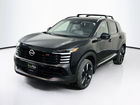 Used 2026 Nissan Kicks SR w/ Cold Weather Package FWD image 3
