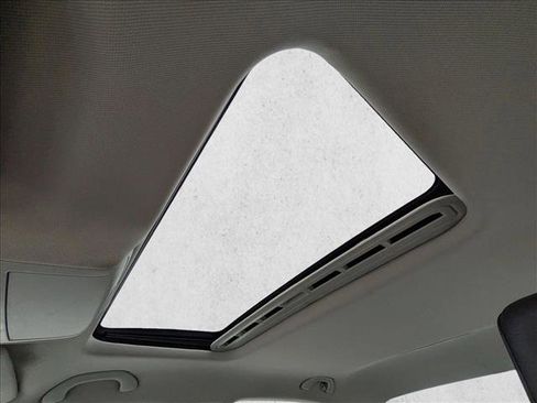 Used 2012 Volkswagen Passat TDI SE image 17