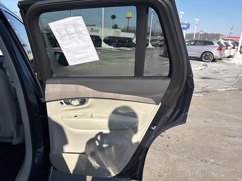 Certified 2023 Volvo XC90 B5 Plus w/ Protection Package Premier image 44