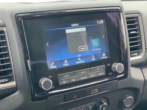 Certified 2022 Nissan Frontier SV image 21