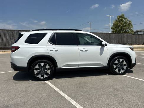 Used 2026 Honda Pilot Elite image 7