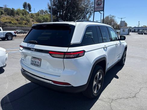 Used 2022 Jeep Grand Cherokee Limited 4xe w/ Luxury Tech Group II AWD/4WD image 10