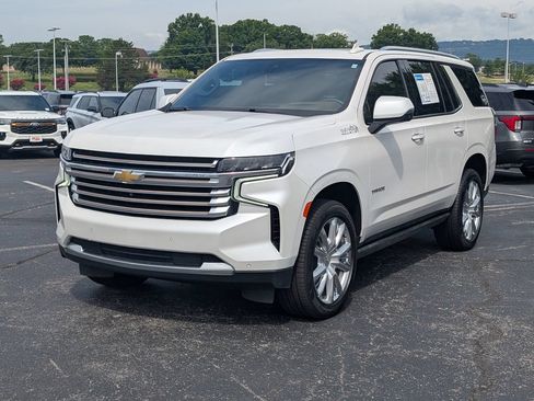 Used 2021 Chevrolet Tahoe High Country w/ Premium Package RWD image 3