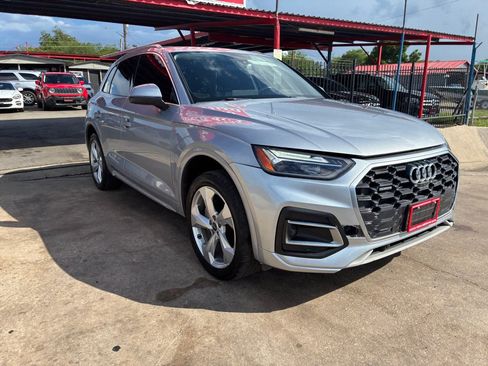 Used 2022 Audi Q5 2.0T Premium Plus w/ Premium Plus Package AWD/4WD image 2