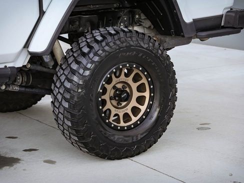 Used 2020 Jeep Gladiator Rubicon AWD/4WD image 37