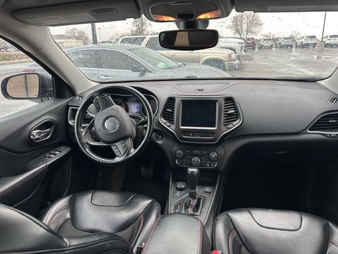 Used 2020 Jeep Cherokee Trailhawk w/ Comfort/Convenience Group image 7