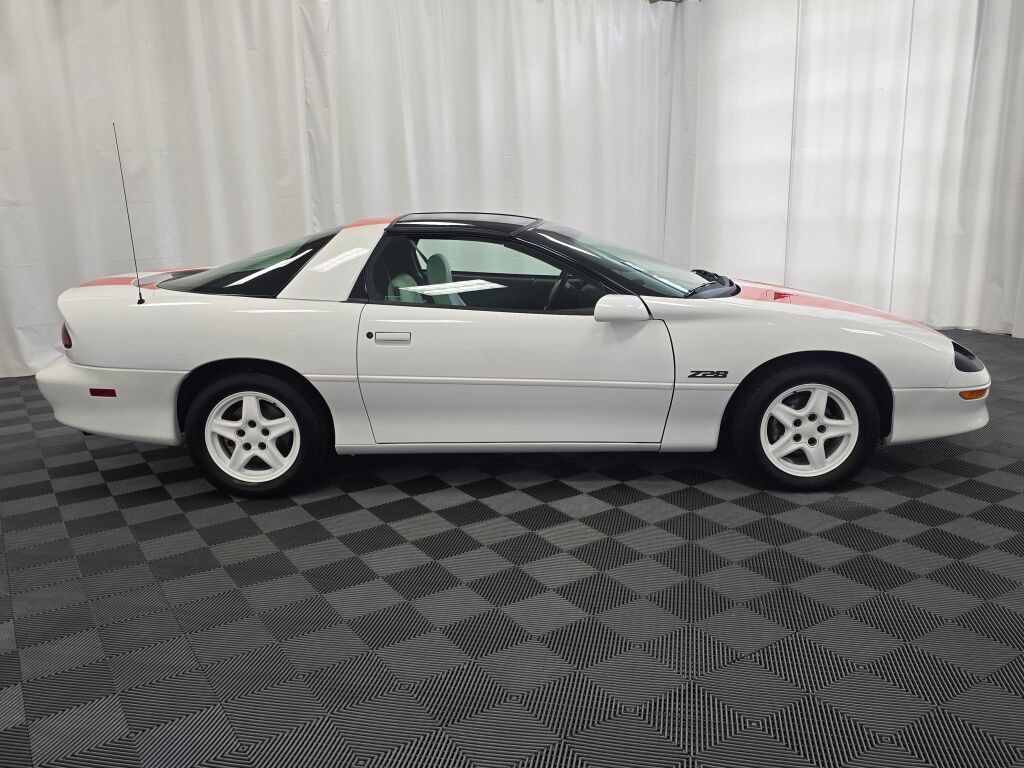 Used 1997 Chevrolet Camaro SS w/ Preferred Equipment Group 2 RWD image 7