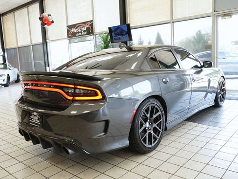 Used 2017 Dodge Charger R/T Scat Pack RWD image 17