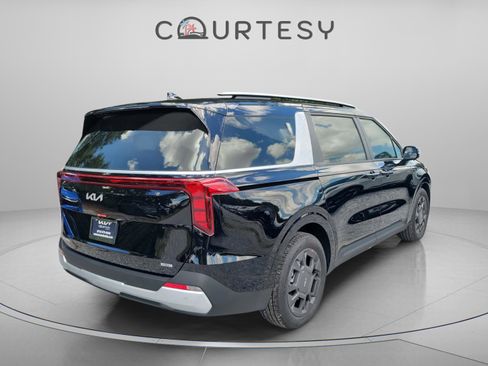 New 2026 Kia Carnival EX image 4