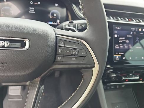 Used 2025 Jeep Grand Cherokee L Laredo w/ Luxury Tech Group I RWD image 20