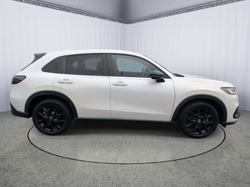 Used 2023 Honda HR-V Sport image 2