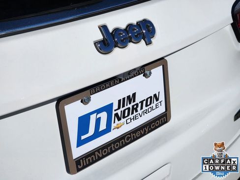 Used 2024 Jeep Compass Latitude image 14