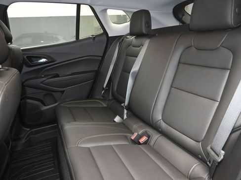 Used 2026 Chevrolet Trax ACTIV w/ Sunroof Package FWD image 12