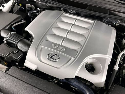 Used 2020 Lexus LX 570 4WD w/ Luxury Package image 30