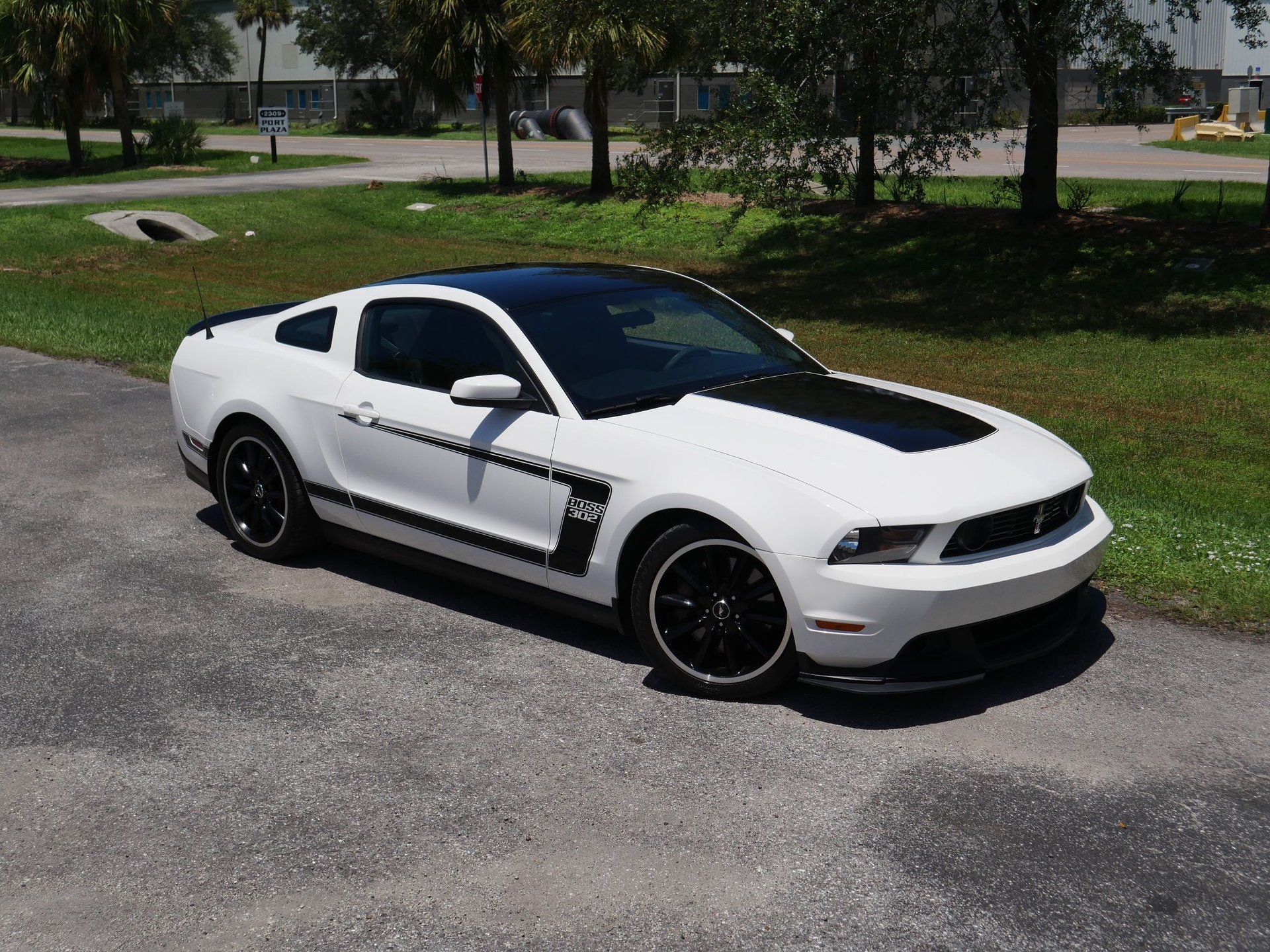 Used 2012 Ford Mustang Boss 302 w/ Boss 302 Accessory Pkg RWD image 46