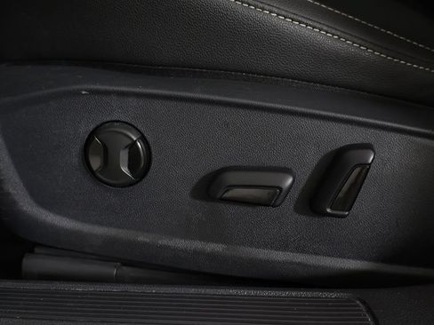 Used 2024 Volkswagen Jetta SE FWD image 31