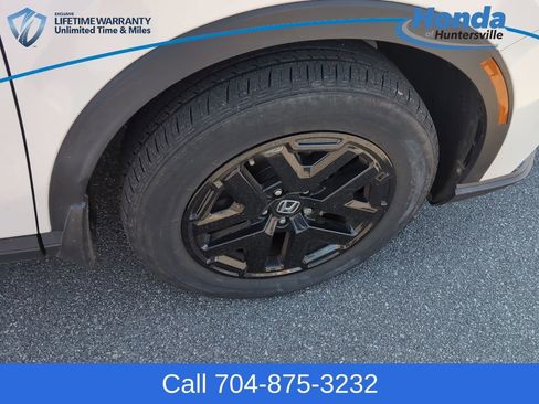 Used 2023 Honda CR-V LX image 9