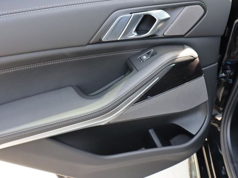 Used 2026 BMW X5 sDrive40i w/ M Sport Package image 11