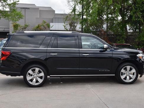 Used 2024 Ford Expedition Max Platinum AWD/4WD image 4