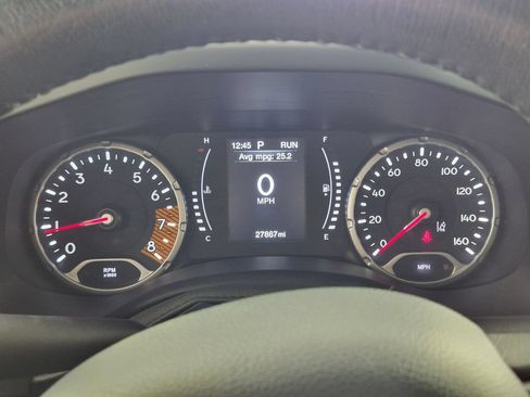Used 2023 Jeep Renegade Latitude w/ Premium Group AWD/4WD image 19