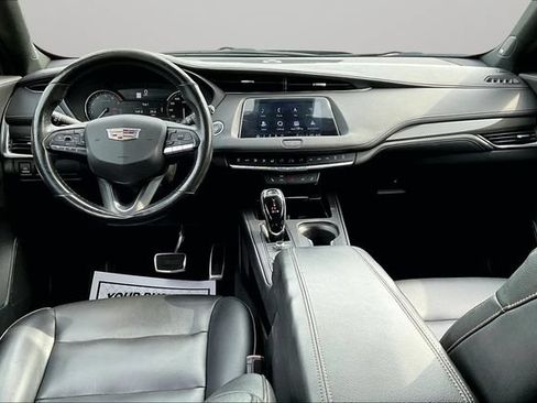 Used 2023 Cadillac XT4 Sport w/ LPO, Onyx Lite Package FWD image 15