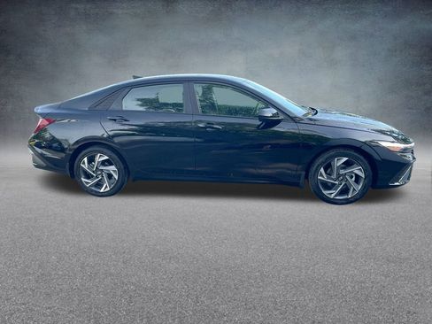 Used 2025 Hyundai Elantra Sport image 33