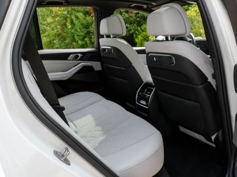 Used 2026 BMW X5 xDrive40i w/ M Sport Package AWD/4WD image 43