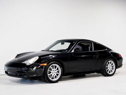 Used 2004 Porsche 911 Carrera RWD image 6