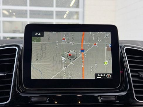 Used 2019 Mercedes-Benz GLE 400 4MATIC image 33