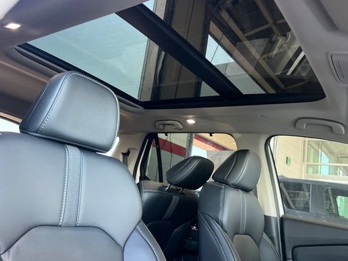 Used 2025 Honda Pilot Touring image 15
