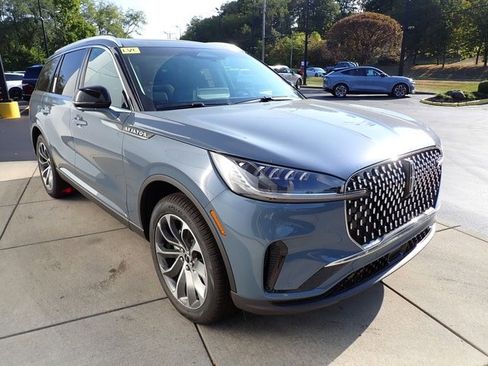 New 2025 Lincoln Aviator Reserve w/ Luxury Package image 8