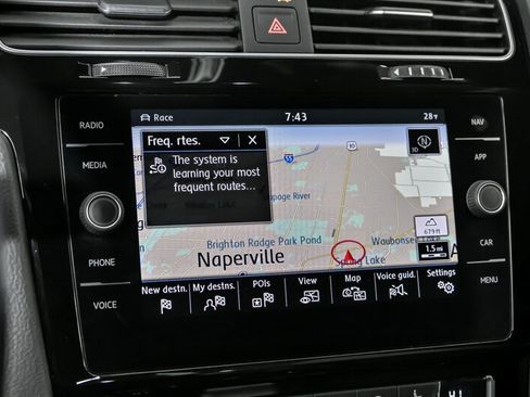 Used 2019 Volkswagen Golf 4-Door image 28