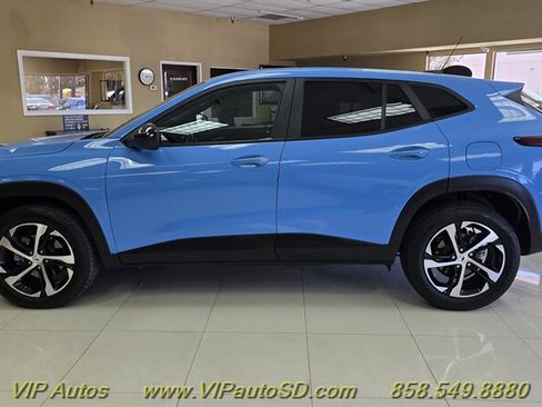 Used 2024 Chevrolet Trax RS w/ Sunroof Package FWD image 6