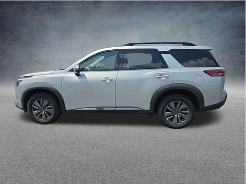Used 2024 Nissan Pathfinder SV AWD/4WD image 12