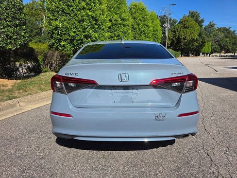 Used 2022 Honda Civic Sport image 4