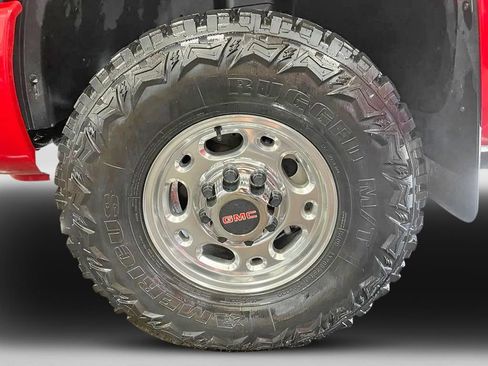 Used 2004 GMC Sierra 2500 SLT w/ Heavy-Duty Power Package AWD/4WD image 13
